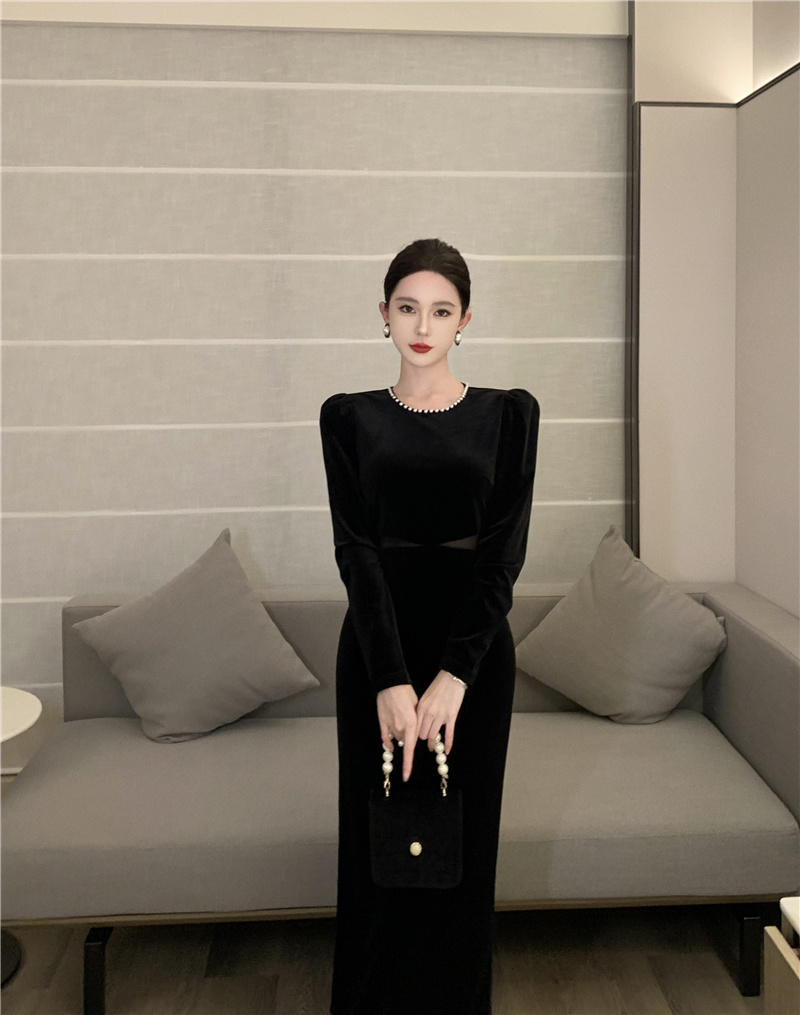 Elegant Velvet Bodycon Midi Dress with Waist Cutout - Image 2