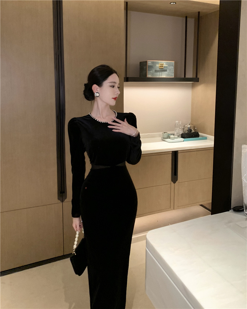 Elegant Velvet Bodycon Midi Dress with Waist Cutout - Image 3