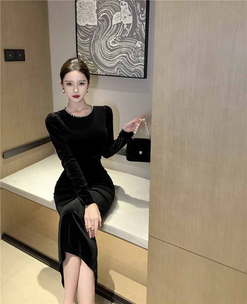 Elegant Velvet Bodycon Midi Dress with Waist Cutout - Image 4