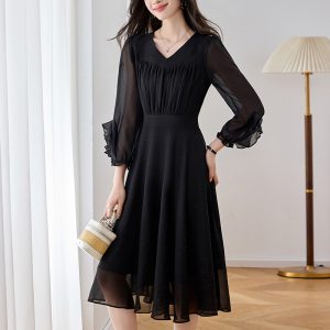 Plus Size Black A-Line Dress with V-Neck and Elastic Waist